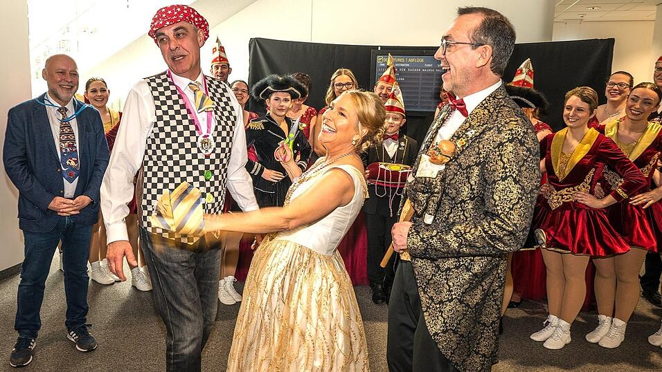 Den VG-Bürgermeistern ging es an die Krawatten. Den VG-Bürgermeistern ging es an die Krawatten.