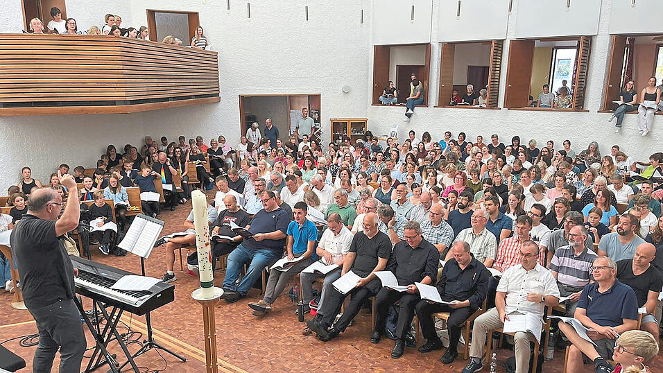 Die Chorproben waren für alle Mitwirkenden schon ein Erlebnis. Die Chorproben waren für alle Mitwirkenden schon ein Erlebnis.