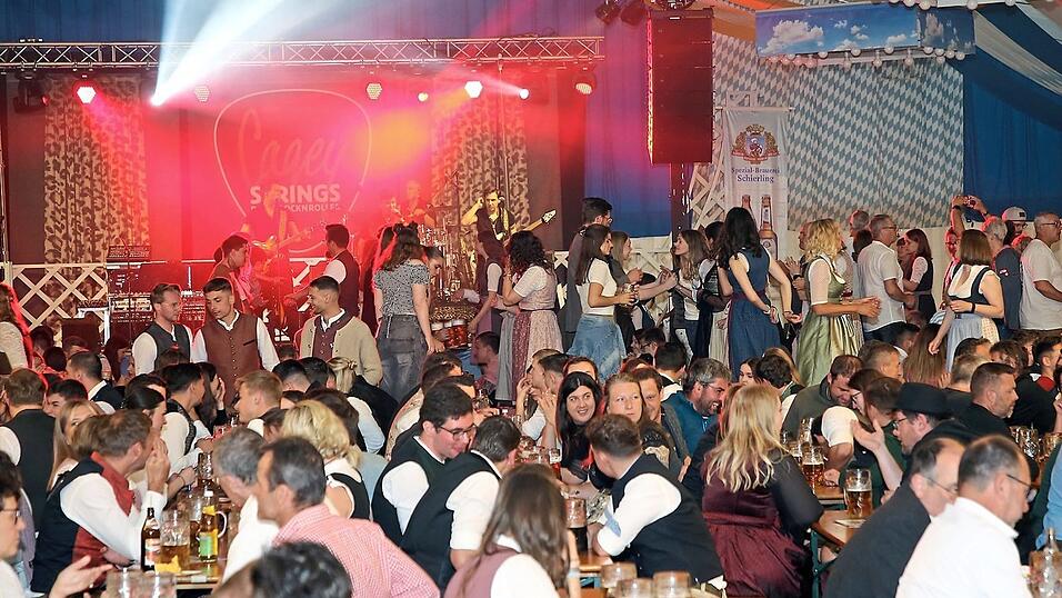 Gute Stimmung herrschte an den Abenden im Festzelt.