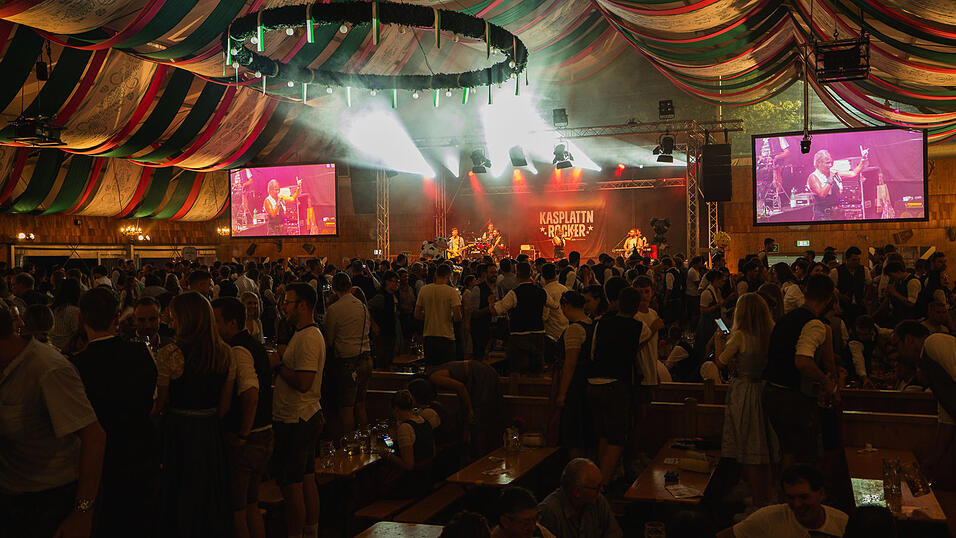 Die Partybilder vom Donnerstag, 15. August 2024, aus dem Festzelt Weckmann. Die Partybilder vom Donnerstag, 15. August 2024, aus dem Festzelt Weckmann.