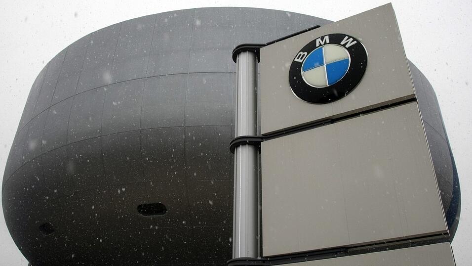 Vor der BMW Welt in München ist es am Dienstag zu einer krassen Protestaktion gekommen. (Symbolbild) Vor der BMW Welt in München ist es am Dienstag zu einer krassen Protestaktion gekommen. (Symbolbild)
