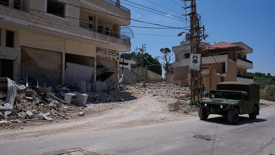 Israel hat weiter Truppen im Südlibanon stationiert. Israel hat weiter Truppen im Südlibanon stationiert.