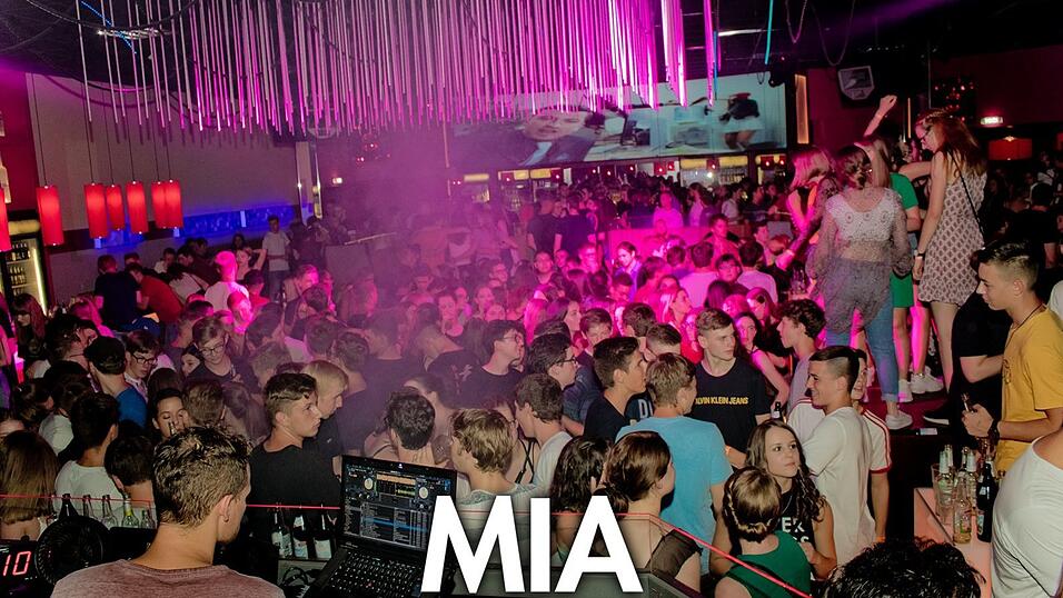 Beste Stimmung auf der Oberstufenparty im Mia Nightclub in Cham. Beste Stimmung auf der Oberstufenparty im Mia Nightclub in Cham.