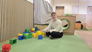 Michael Weiß kümmert sich in der Arche Noah um Kinder zwischen acht Monaten und drei Jahren.
