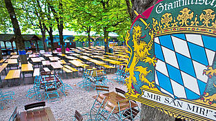 Mir san mir! Mir san zu'gsperrt. Die bayerische Gastro-Branche ist vom Corona-Lockdown mit am stärksten betroffen. Viele Wirte und Politiker fordern jetzt Lockerungen. Ist das vertretbar?