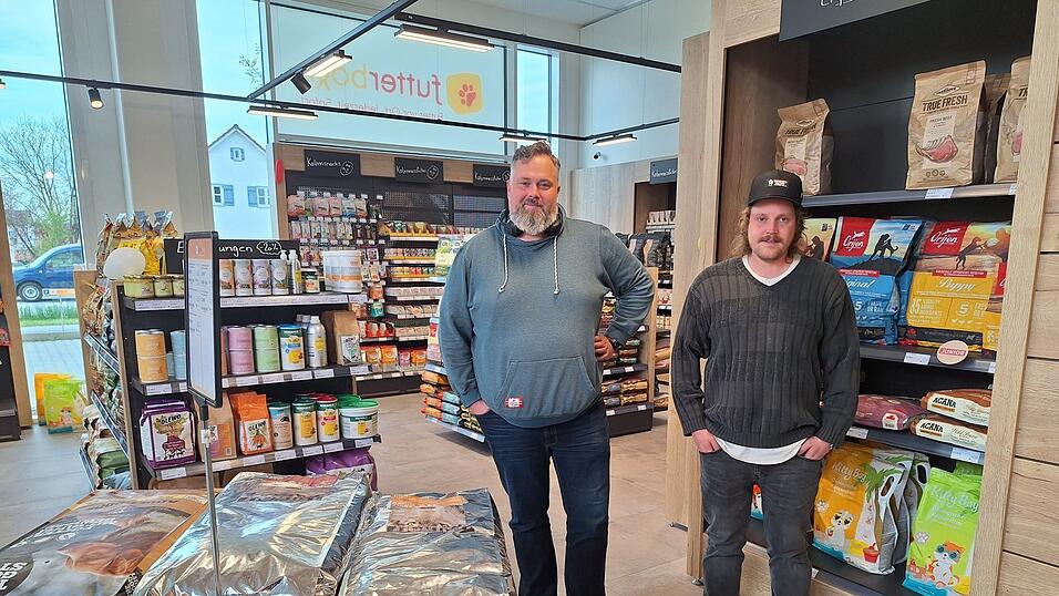 Benjamin und Michael Pelikan hatten die Idee f&uuml;r den Tierbedarfsshop.