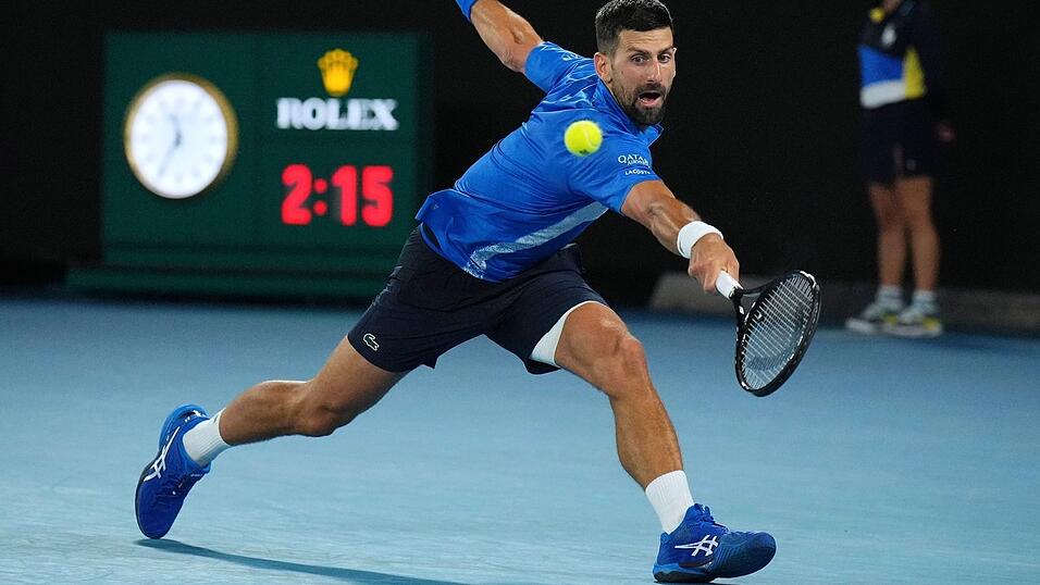 Novak Djokovic kämpfte sich trotz Verletzung ins Halbfinale gegen Alexander Zverev. Novak Djokovic kämpfte sich trotz Verletzung ins Halbfinale gegen Alexander Zverev.
