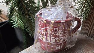 In den Tassen verstecken sich mehrere Gutscheine. In den Tassen verstecken sich mehrere Gutscheine.