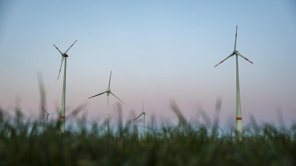 Ganze Windparks wollen Investoren überhalb der Isar im Landkreis Landshut bauen. Andernsorts, wie in den Gemeinden Baierbach, Neufraunhofen, Velden und Wurmsham - je südlich von Landshut - wird kein einziges neues Windrad entstehen. Ganze Windparks wollen Investoren überhalb der Isar im Landkreis Landshut bauen. Andernsorts, wie in den Gemeinden Baierbach, Neufraunhofen, Velden und Wurmsham - je südlich von Landshut - wird kein einziges neues Windrad entstehen.