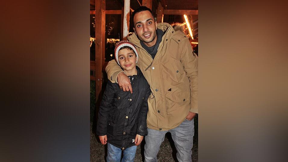 Am Donnerstagabend ist der Landshuter Christkindlmarkt eröffnet worden. Am Donnerstagabend ist der Landshuter Christkindlmarkt eröffnet worden.