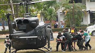 In der Nacht auf Sonntag meldeten beide Seiten Angriffe entlang der Front. In der Nacht auf Sonntag meldeten beide Seiten Angriffe entlang der Front.