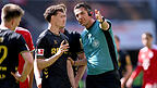 Deniz Aytekin (r.) beendet seine Schiedsrichter-Karriere - und der Straubinger Eric Martel verlässt den 1. FC Köln. Deniz Aytekin (r.) beendet seine Schiedsrichter-Karriere - und der Straubinger Eric Martel verlässt den 1. FC Köln.