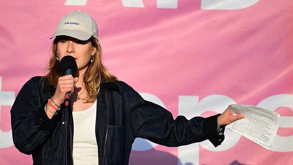 Bei dem Protest war auch Aktivistin Luisa Neubauer mit dabei.