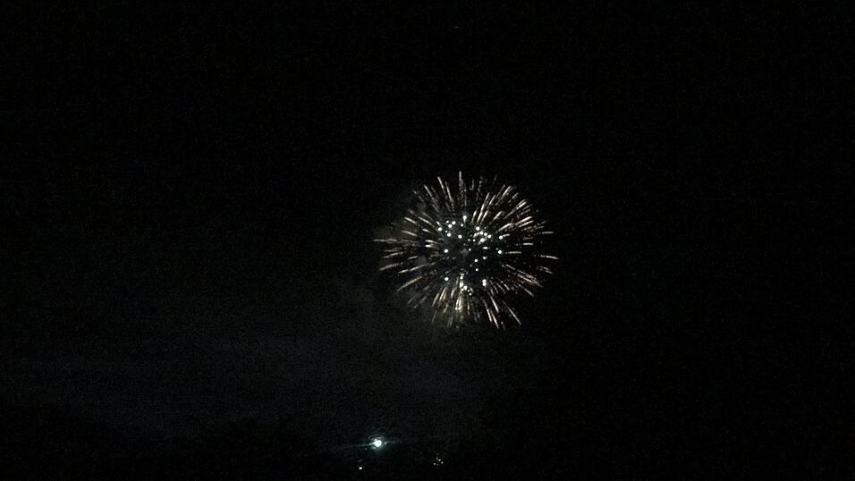 Das war das Abschlussfeuerwerk des Gäubodenvolksfestes 2019. Das war das Abschlussfeuerwerk des Gäubodenvolksfestes 2019.