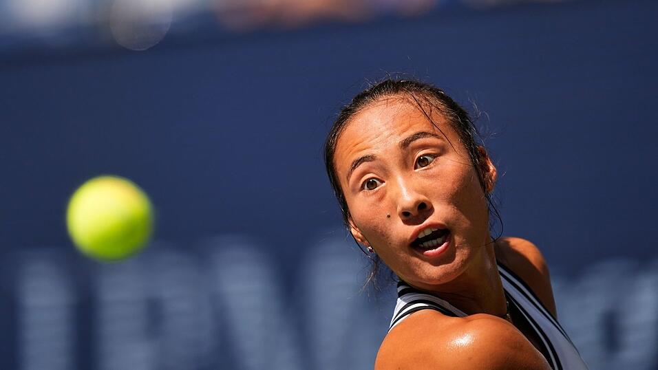 Zheng Qinwen kann ihren Überraschungslauf nicht fortsetzen. Zheng Qinwen kann ihren Überraschungslauf nicht fortsetzen.