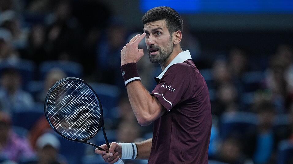 Novak Djokovic steht in Peking wieder im Finale. Novak Djokovic steht in Peking wieder im Finale.