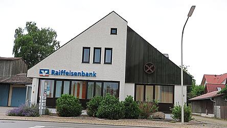 Die Raiffeisenbank in Hofkirchen schlie&szlig;t zum Monatsende.