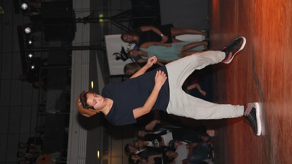 Die Bilder vom Abschlussball der Tanzschule Seidel in der Fraunhofer-Halle am 28. November. Die Bilder vom Abschlussball der Tanzschule Seidel in der Fraunhofer-Halle am 28. November.