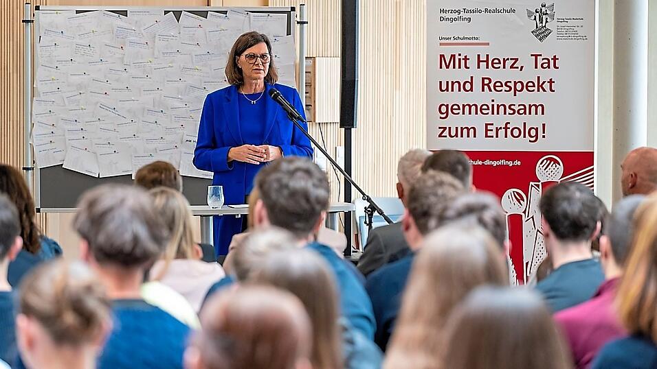 Ilse Aigner bei ihrem kurzen Redebeitrag. Ilse Aigner bei ihrem kurzen Redebeitrag.