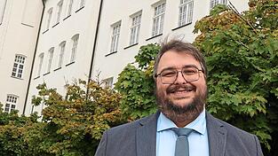 Norbert Hintermeier ist neuer Schulleiter an der Realschule Oberroning.