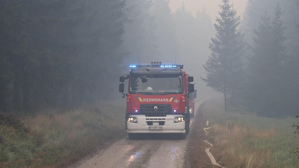 Der kräftezehrende Einsatz dauert an. Der kräftezehrende Einsatz dauert an.
