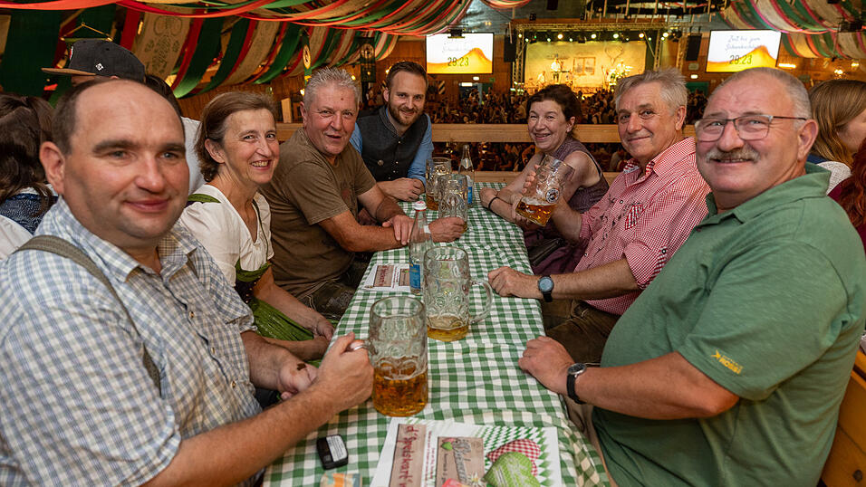 Die Partybilder vom Freitag, 9. August 2024, aus dem Festzelt Weckmann. Die Partybilder vom Freitag, 9. August 2024, aus dem Festzelt Weckmann.