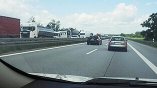 Weiterhin gilt der Appell, nicht zwingend notwendige Fahrten zu unterlassen.