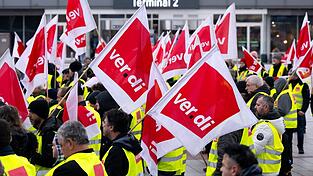 Warnstreiks gab es in dieser Woche bereits am Münchner Flughafen - weitere sollen kommende Woche folgen.