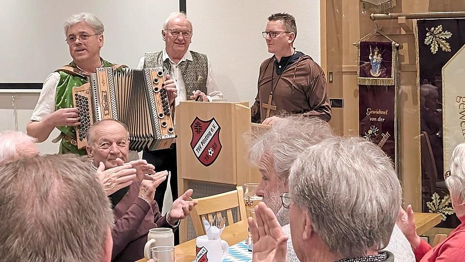 Musikalische Untermalung fehlte nicht. Musikalische Untermalung fehlte nicht.