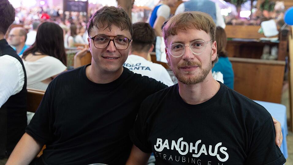 Die Partybilder vom Montag, 10. August, aus dem Festzelt Wenisch. Die Partybilder vom Montag, 10. August, aus dem Festzelt Wenisch.