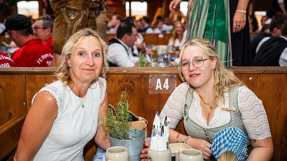 Die Partybilder vom Sonntag, 16. August, aus dem Festzelt Wenisch. Die Partybilder vom Sonntag, 16. August, aus dem Festzelt Wenisch.