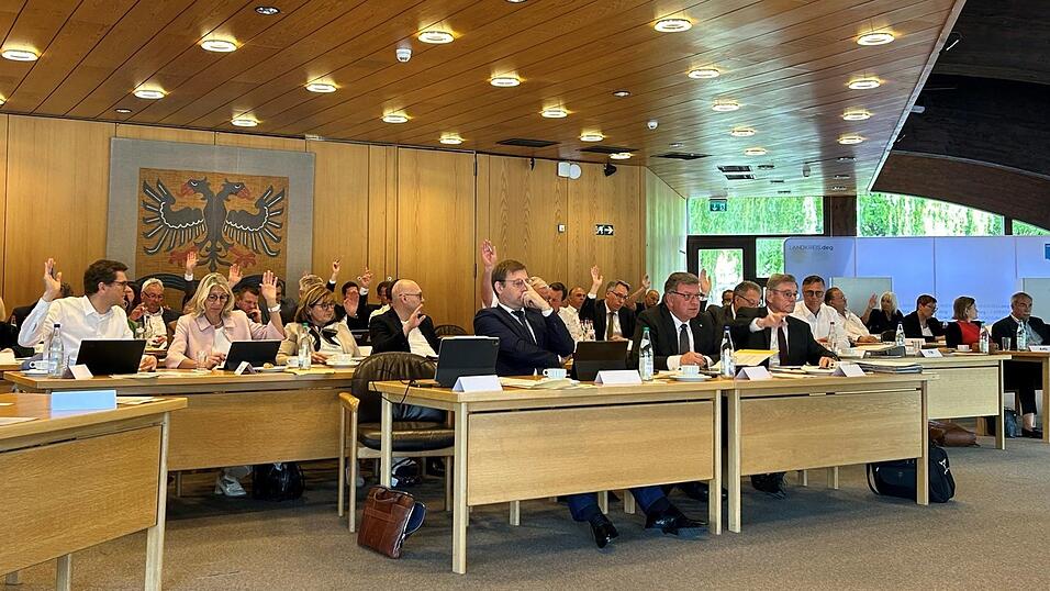 Eine breite Mehrheit von CSU, SPD, Freien W&auml;hlern und Junge Liste stimmte gegen die AfD-Bewerber.