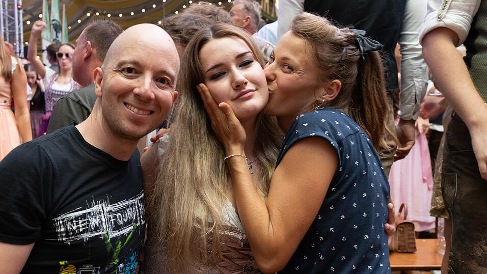 Die Partybilder vom Freitag, 7. August, aus dem Festzelt Reisinger. Die Partybilder vom Freitag, 7. August, aus dem Festzelt Reisinger.
