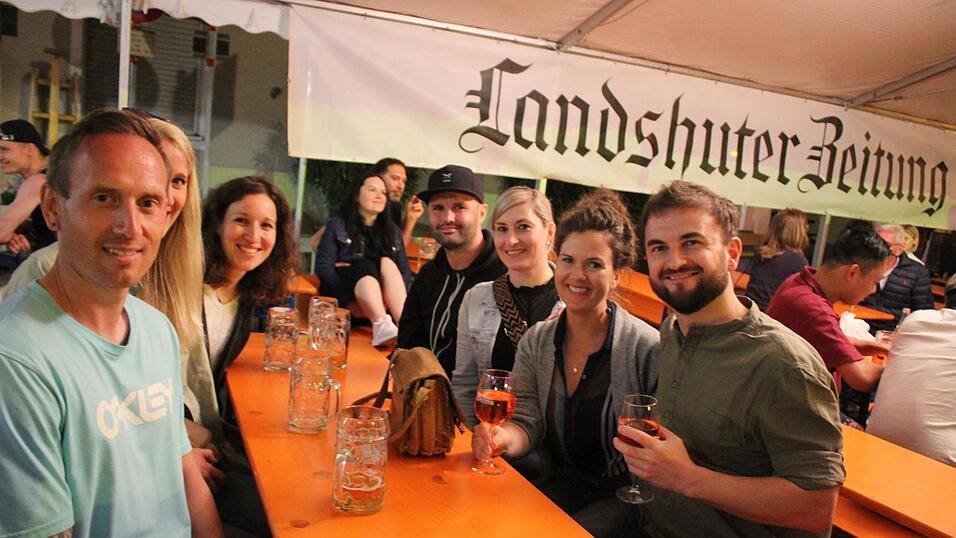 Viele Landshuter genossen ihren Freitagabend auf dem Bismarckplatzfest.