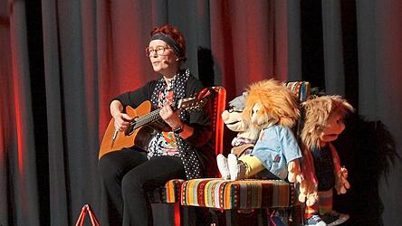 'De Stianghausratschn' bot einen Kabarettabend im Bürgerstadl.