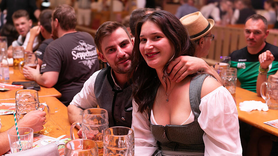 Die Partybilder vom Samstag, 9. August, aus dem Festzelt Greindl. Die Partybilder vom Samstag, 9. August, aus dem Festzelt Greindl.