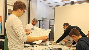 F&uuml;r das Ausz&auml;hlen braucht es viele flei&szlig;ige Helfer.