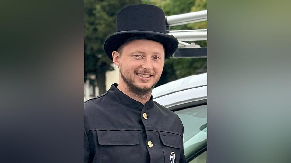 Der neue Bezirksschornsteinfeger Andreas Wurzer. Der neue Bezirksschornsteinfeger Andreas Wurzer.