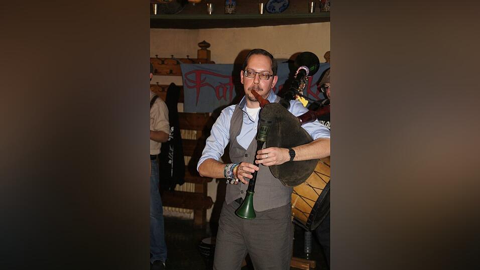 Musik überall: Bei der CHAMpions-Night war einiges geboten in der Chamer Innenstadt. Musik überall: Bei der CHAMpions-Night war einiges geboten in der Chamer Innenstadt.