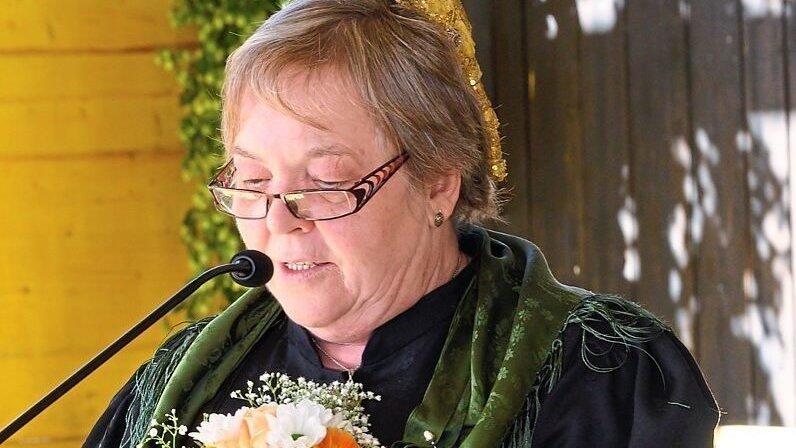 Vereinsvorsitzende Elfriede Lechner gab einen Überblick über die Aktivitäten des Vereins, Pater Paul zelebrierte die Messe. Vereinsvorsitzende Elfriede Lechner gab einen Überblick über die Aktivitäten des Vereins, Pater Paul zelebrierte die Messe.