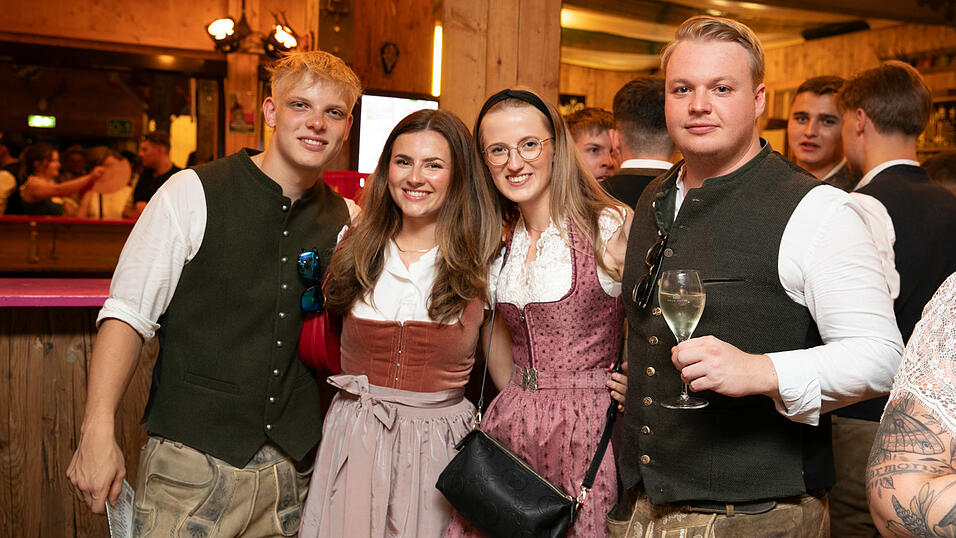 Die Partybilder vom Mittwoch, 13. August, aus dem Festzelt Weckmann. Die Partybilder vom Mittwoch, 13. August, aus dem Festzelt Weckmann.