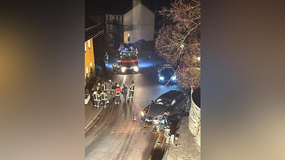 Die Flucht des mutma&szlig;lichen T&auml;ters endete neben der Friedhofsmauer.