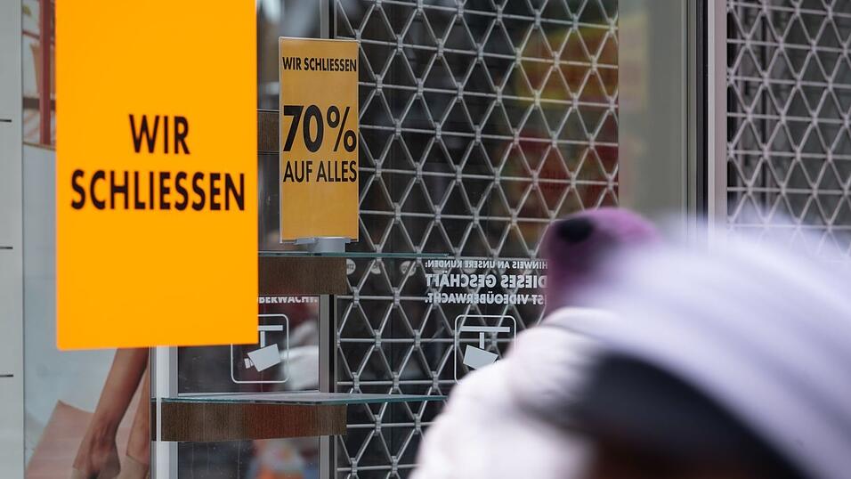 In Deutschland gibt es derzeit noch rund 300.000 Gesch&auml;fte, 2015 waren es noch etwa 372.000. (Archivbild)