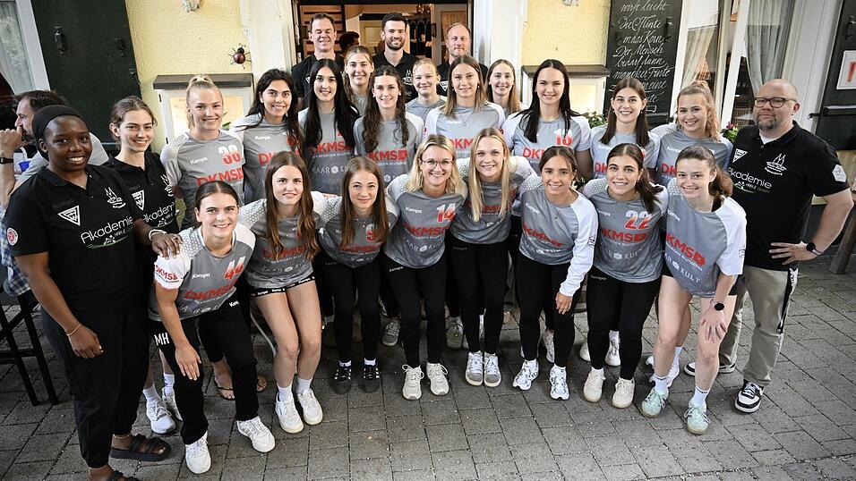 Die Bunkerladies sind offenbar bereit für die Mission Klassenerhalt - und vielleicht auch für noch ein bisschen mehr. Mehrere Verstärkungen gibt es dafür. Darunter Anna Ehmann (zweite Reihe, Fünfte von links). Die Bunkerladies sind offenbar bereit für die Mission Klassenerhalt - und vielleicht auch für noch ein bisschen mehr. Mehrere Verstärkungen gibt es dafür. Darunter Anna Ehmann (zweite Reihe, Fünfte von links).
