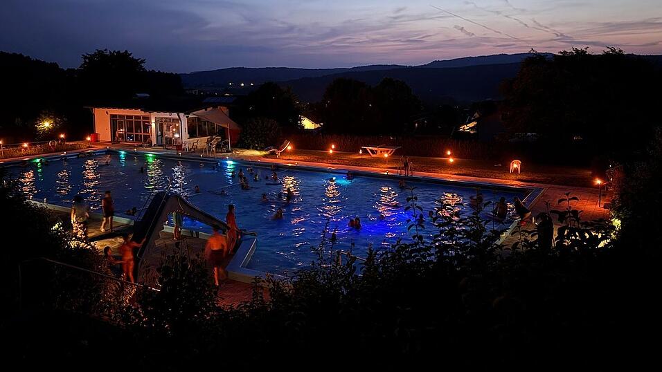 Eindr&uuml;cke vom romantischen Nachtschwimmen in Grafenwiesen