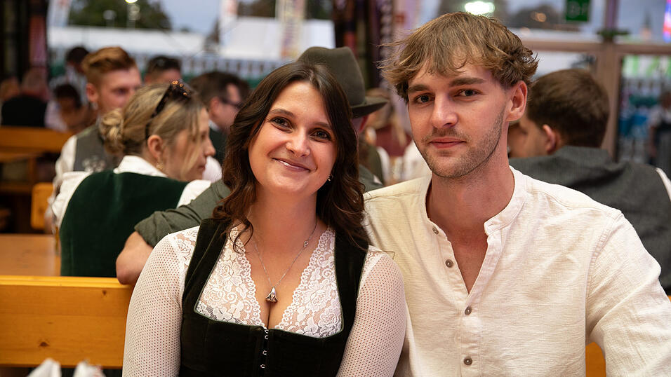 Die Partybilder vom Montag, 18. August, aus dem Festzelt Reisinger. Die Partybilder vom Montag, 18. August, aus dem Festzelt Reisinger.