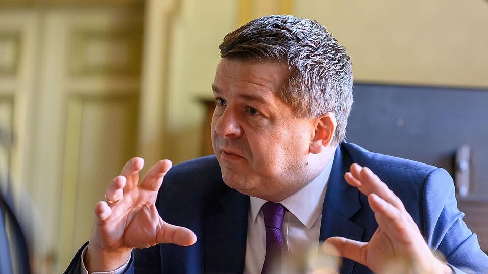 Die Sachsen-Anhalter sollen sehen, dass sich Sven Schulze (CDU) f&uuml;r sie einsetzt - in Magdeburg, aber auch in Berlin und Br&uuml;ssel.