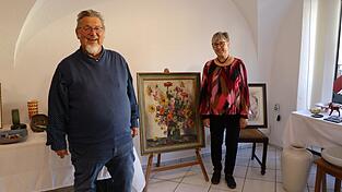 Rainer Thomassek und seine Ehefrau haben in dem Gewölbe am Spitalplatz ihren kleinen Kunstladen geschaffen. Rainer Thomassek und seine Ehefrau haben in dem Gewölbe am Spitalplatz ihren kleinen Kunstladen geschaffen.