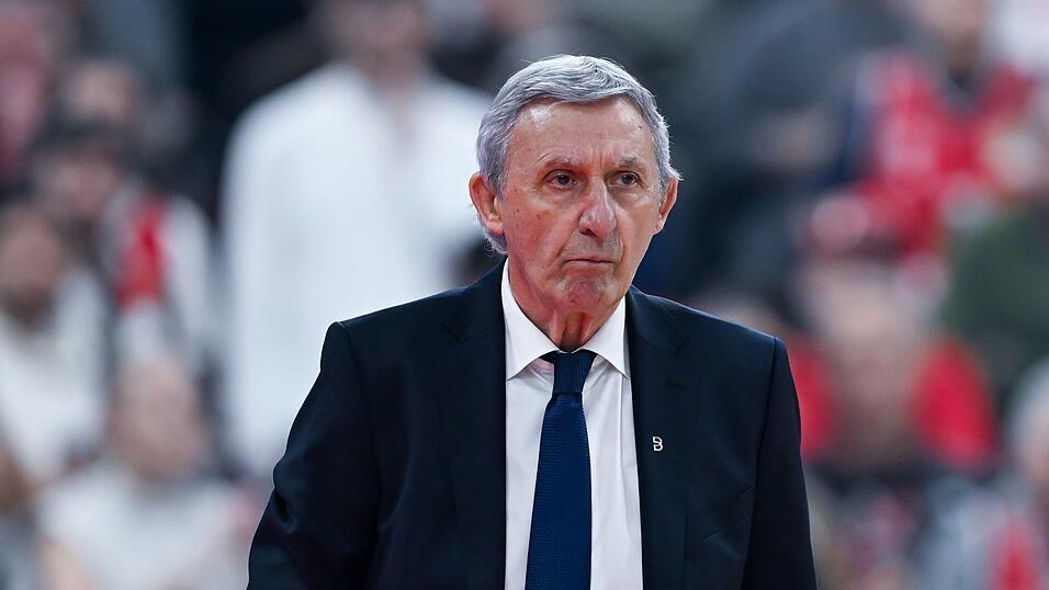 Svetislav Pesic kassierte mit Bayern bei seinem ehemaligen Team Barcelona eine deutliche Pleite. (Archivbild)