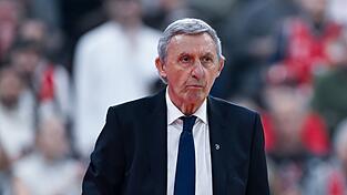 Svetislav Pesic kassierte mit Bayern bei seinem ehemaligen Team Barcelona eine deutliche Pleite. (Archivbild)